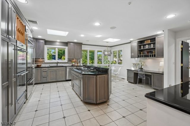 154 Brentwood Dr, South Orange Village Twp., NJ 07079