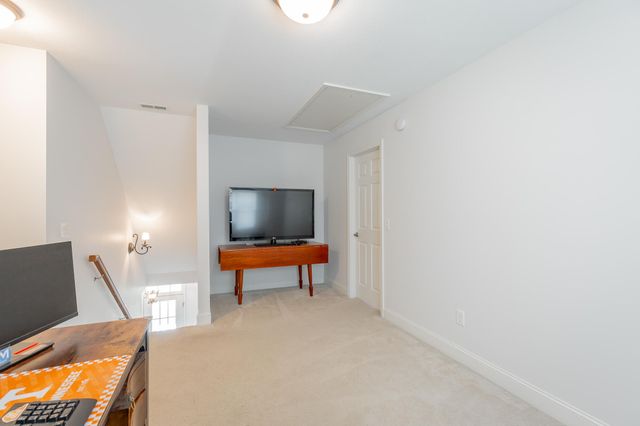 385 Olivia Lane, Soddy Daisy, TN 37379
