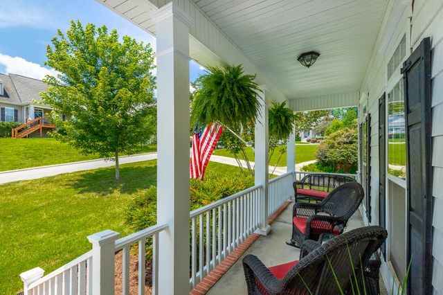 385 Olivia Lane, Soddy Daisy, TN 37379