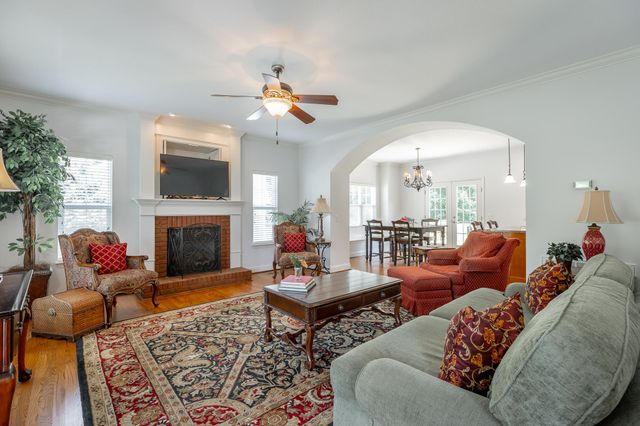 385 Olivia Lane, Soddy Daisy, TN 37379