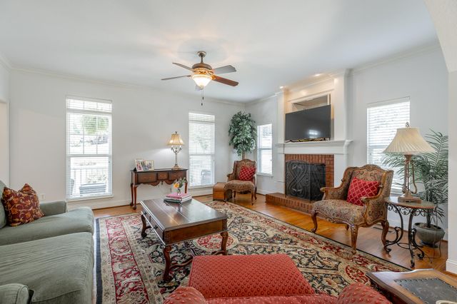 385 Olivia Lane, Soddy Daisy, TN 37379
