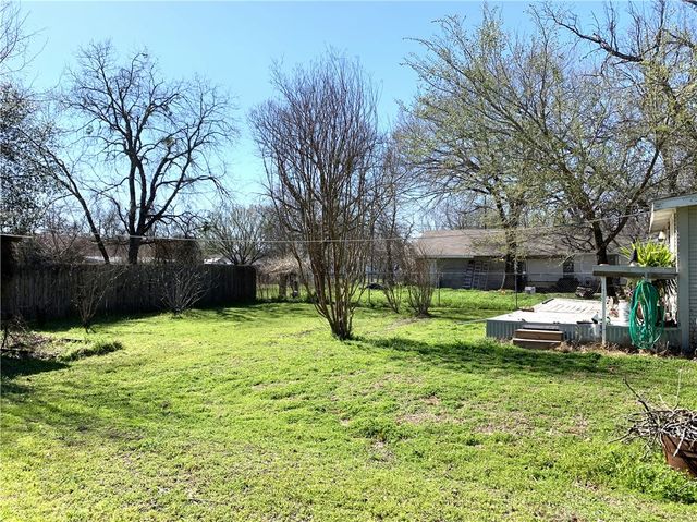 706 W Navasota Street, Groesbeck, TX 76642
