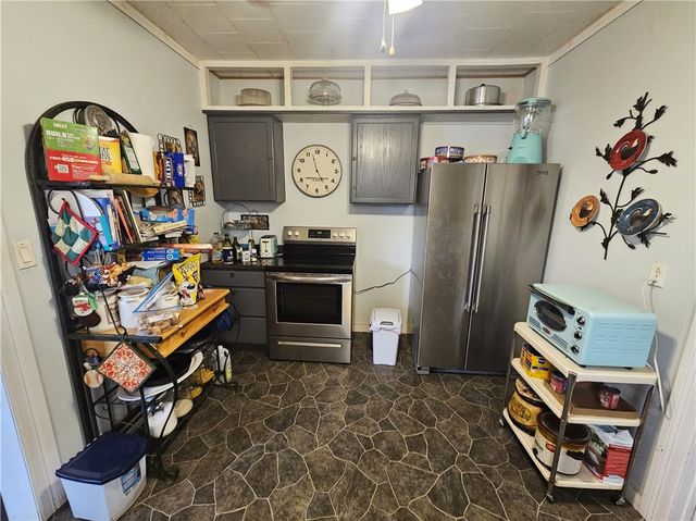 706 W Navasota Street, Groesbeck, TX 76642