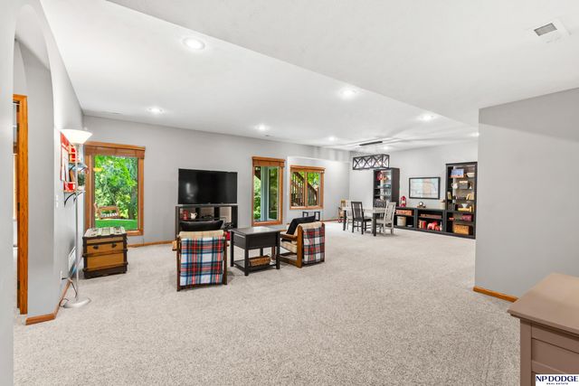 2304 N 172nd Avenue, Omaha, NE 68116