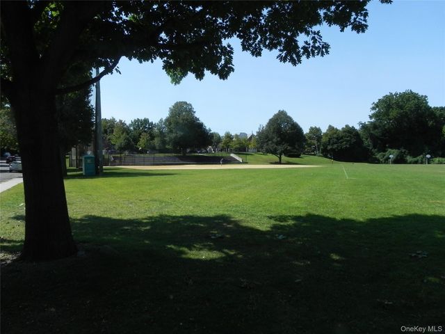 1 Consulate Drive 110, Tuckahoe, NY 10707