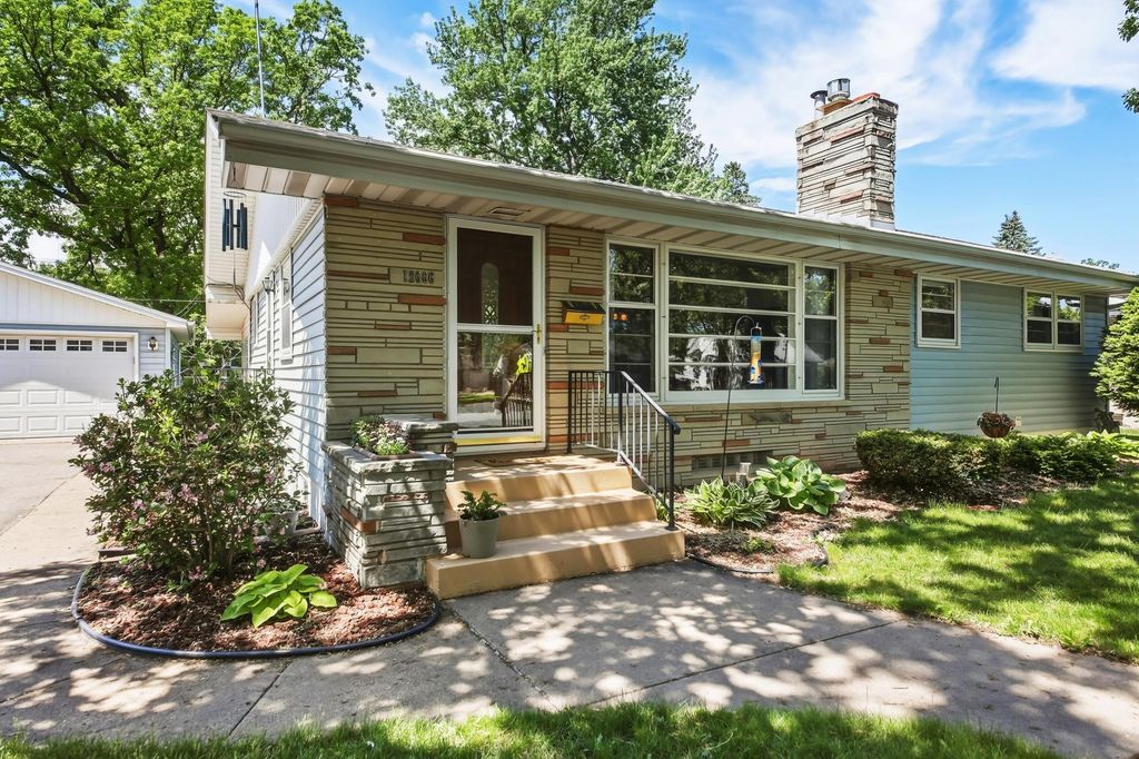 12666 Monterey Avenue S, Savage, MN 55378