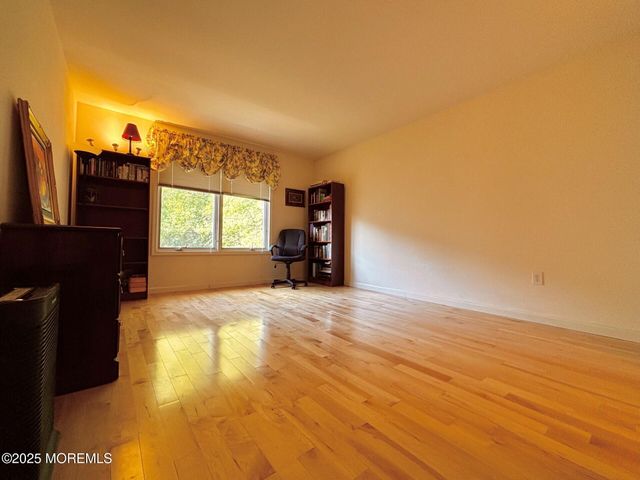 85 Mira Vista Court, Holmdel, NJ 07733