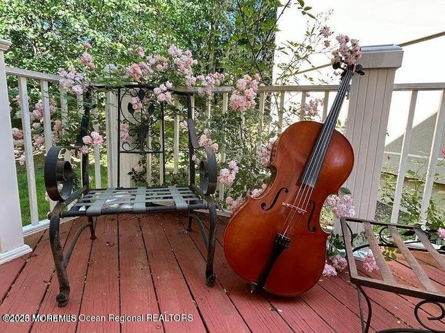 85 Mira Vista Court, Holmdel, NJ 07733