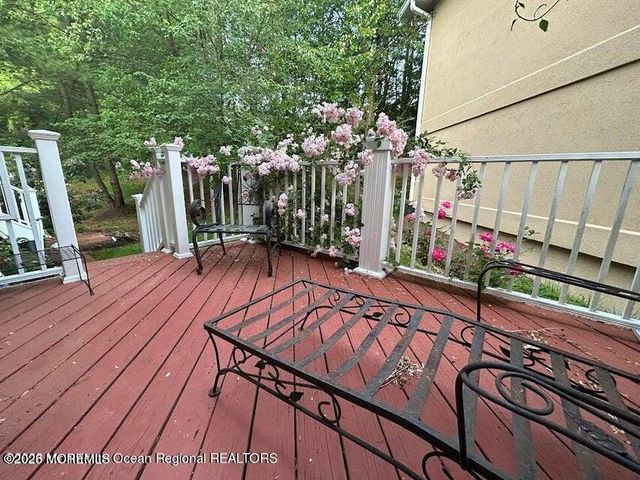 85 Mira Vista Court, Holmdel, NJ 07733