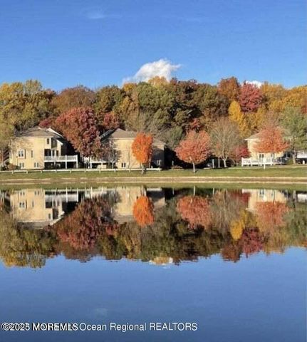 85 Mira Vista Court, Holmdel, NJ 07733