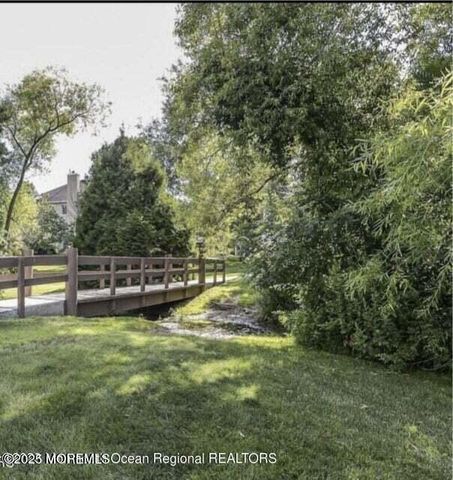 85 Mira Vista Court, Holmdel, NJ 07733