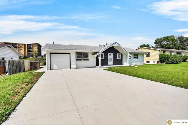 1307 Offutt Boulevard, Bellevue, NE 68145
