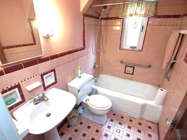1646 Quebec Road, Cincinnati, OH 45205