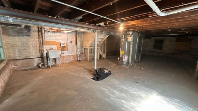 10710 S Green Bay Avenue, Chicago, IL 60617