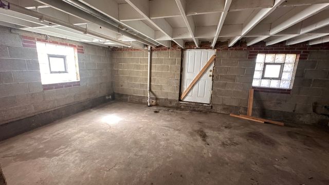 10710 S Green Bay Avenue, Chicago, IL 60617