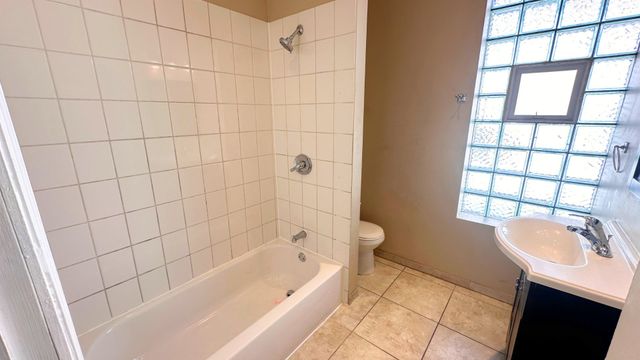 10710 S Green Bay Avenue, Chicago, IL 60617