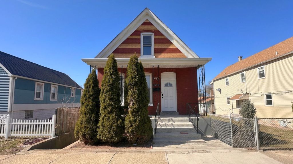 10710 S Green Bay Avenue, Chicago, IL 60617