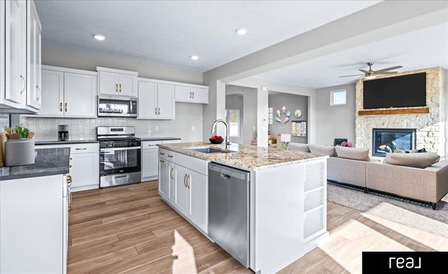 12013 S 110 Avenue Circle, Papillion, NE 68046