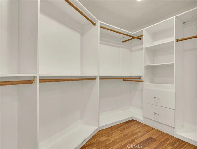 12521 Walsh, Los Angeles, CA 90066