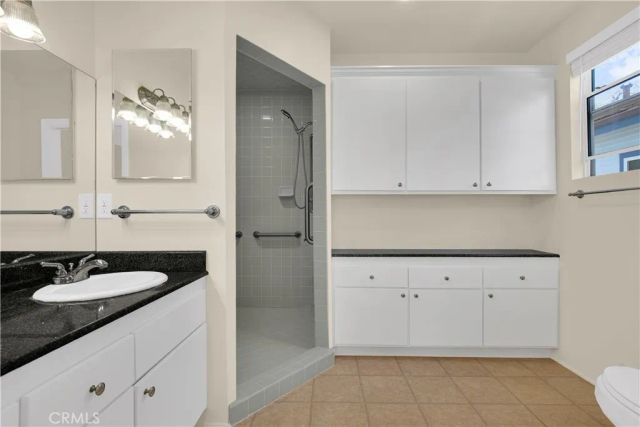 12521 Walsh, Los Angeles, CA 90066