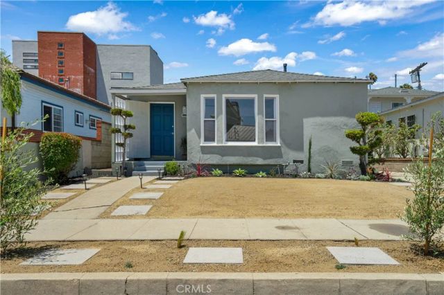 12521 Walsh, Los Angeles, CA 90066