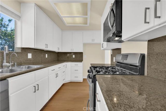 12521 Walsh, Los Angeles, CA 90066