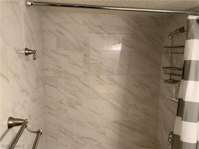 7055 New Post DR 5, North Fort Myers, FL 33917