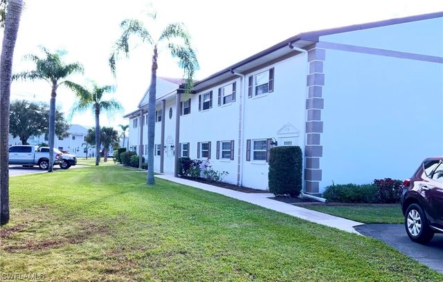 7055 New Post DR 5, North Fort Myers, FL 33917