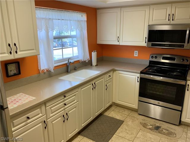 7055 New Post DR 5, North Fort Myers, FL 33917