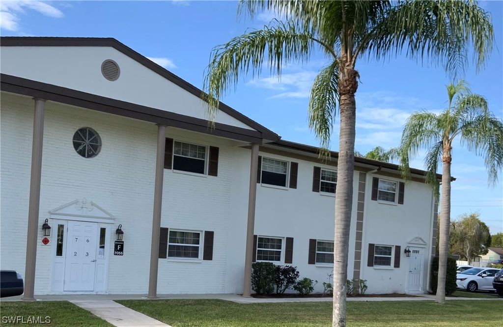 7055 New Post DR 5, North Fort Myers, FL 33917