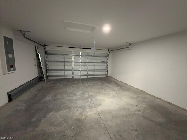 2611 4th PL, Cape Coral, FL 33993