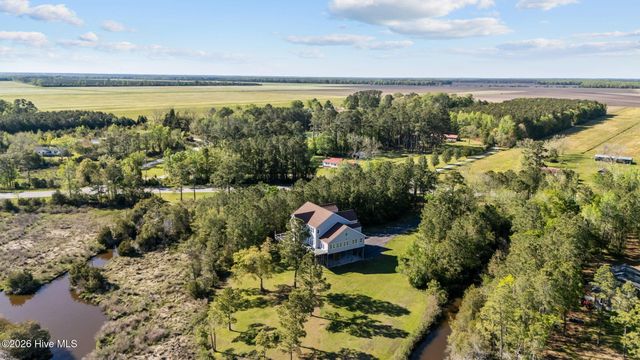 2180 Nc 304 B, Bayboro, NC 28515