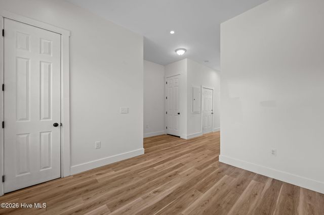 2180 Nc 304 B, Bayboro, NC 28515