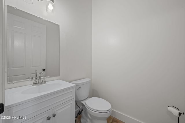 2180 Nc 304 B, Bayboro, NC 28515