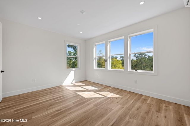 2180 Nc 304 B, Bayboro, NC 28515