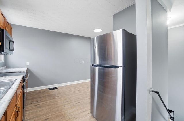 330 Larchmont Avenue, Springfield, OH 45503