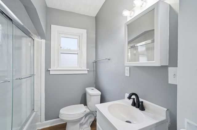 330 Larchmont Avenue, Springfield, OH 45503