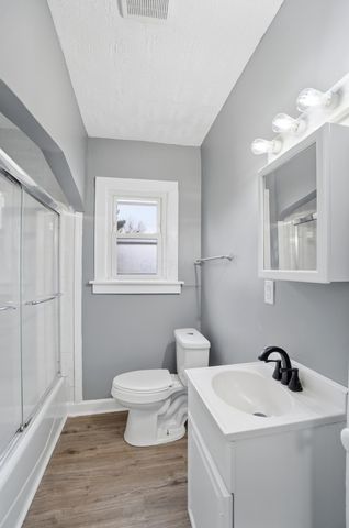 330 Larchmont Avenue, Springfield, OH 45503