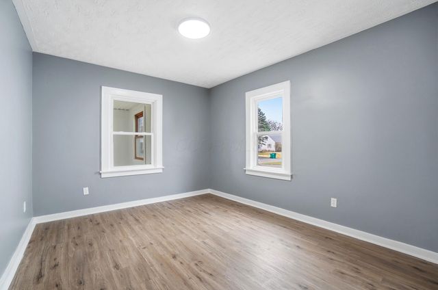 330 Larchmont Avenue, Springfield, OH 45503