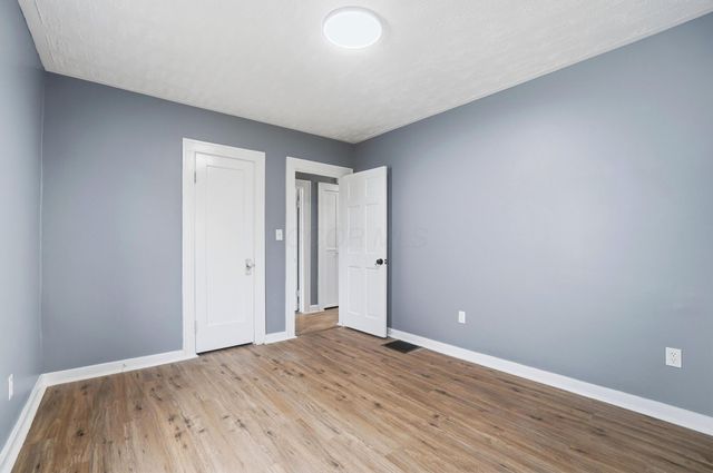 330 Larchmont Avenue, Springfield, OH 45503