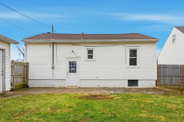 330 Larchmont Avenue, Springfield, OH 45503