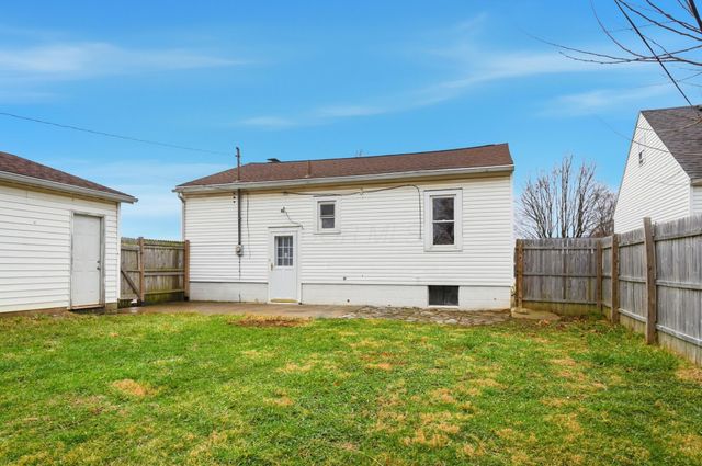 330 Larchmont Avenue, Springfield, OH 45503