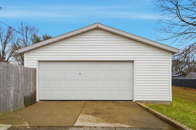 330 Larchmont Avenue, Springfield, OH 45503