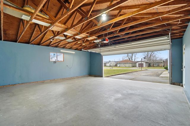 330 Larchmont Avenue, Springfield, OH 45503