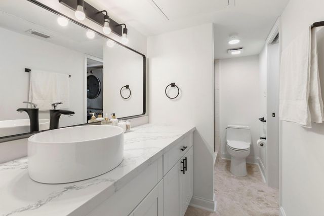 2750 Holly Hall Street 1111, Houston, TX 77054