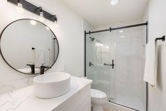 2750 Holly Hall Street 1111, Houston, TX 77054