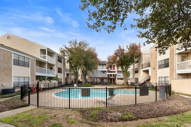 2750 Holly Hall Street 1111, Houston, TX 77054