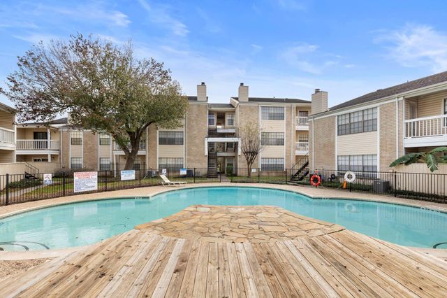 2750 Holly Hall Street 1111, Houston, TX 77054