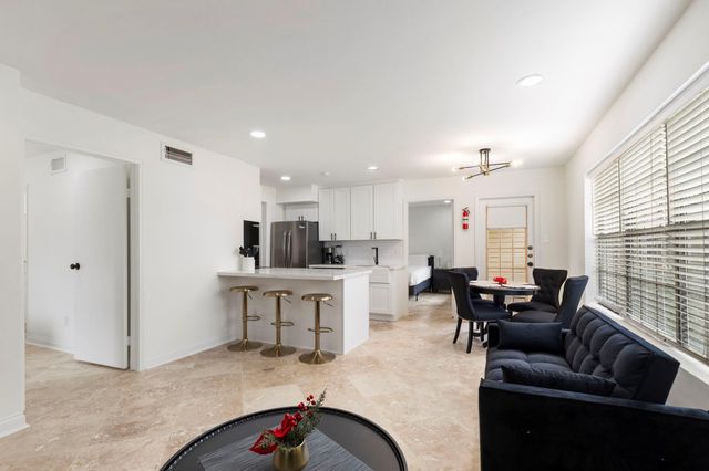 2750 Holly Hall Street 1111, Houston, TX 77054