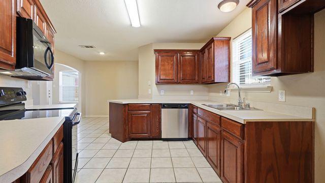 1107 Wayne Avenue, Duncanville, TX 75137